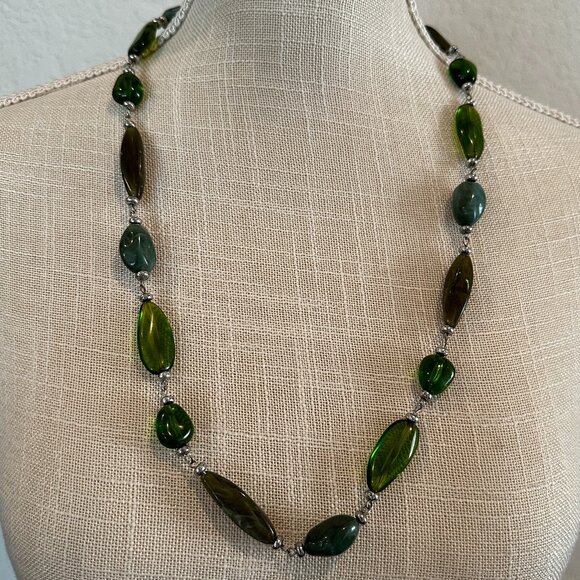 Jewelry - Vintage Acrylic Beaded Necklace